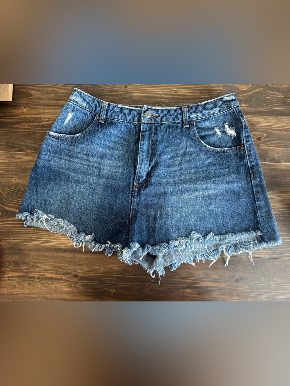 Frayed Hem Distressed Denim Shorts
